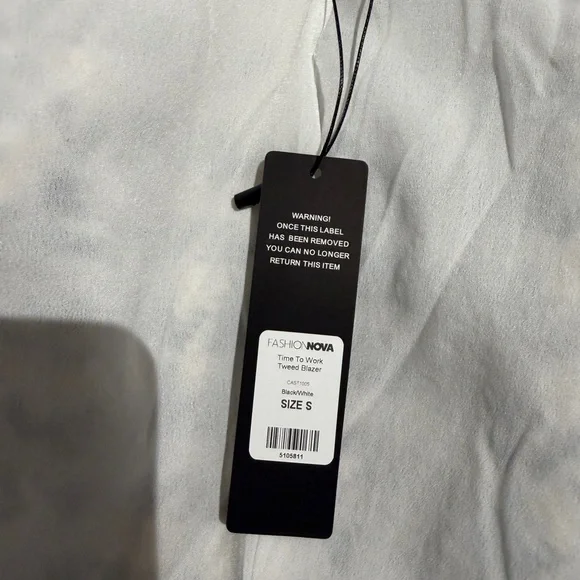 Fashion Nova Black and White Houndstooth Blazer - Picture 6 of 7